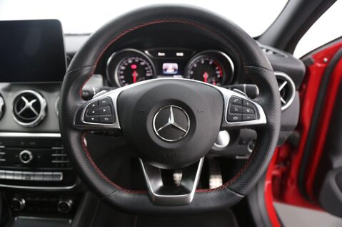 Mercedes-Benz GLA GLA 180 AMG LINE EDITION 10