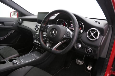 Mercedes-Benz GLA GLA 180 AMG LINE EDITION 22