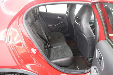 Mercedes-Benz GLA GLA 180 AMG LINE EDITION 24
