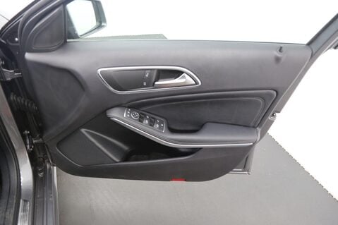 Mercedes-Benz A Class A 200 AMG LINE PREMIUM 20