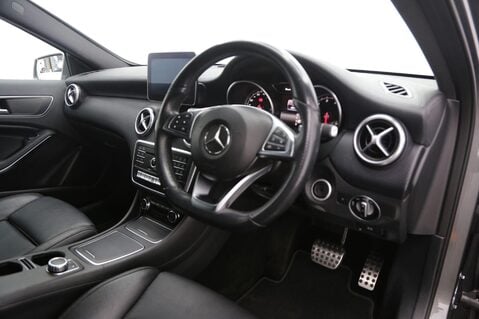 Mercedes-Benz A Class A 200 AMG LINE PREMIUM 22