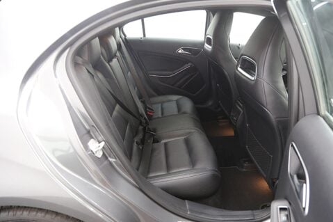 Mercedes-Benz A Class A 200 AMG LINE PREMIUM 24