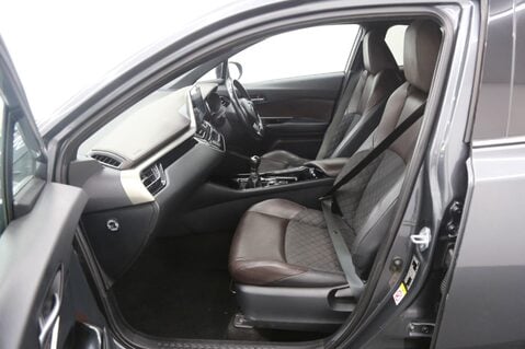 Toyota C-HR EXCEL 22