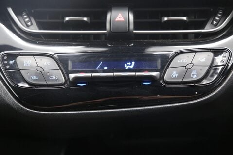 Toyota C-HR EXCEL 23