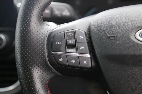 Ford Fiesta ST-LINE EDITION 11