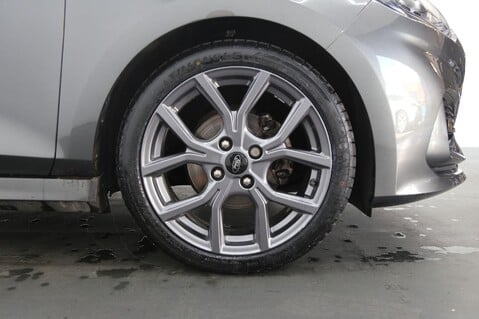 Ford Fiesta ST-LINE EDITION 26