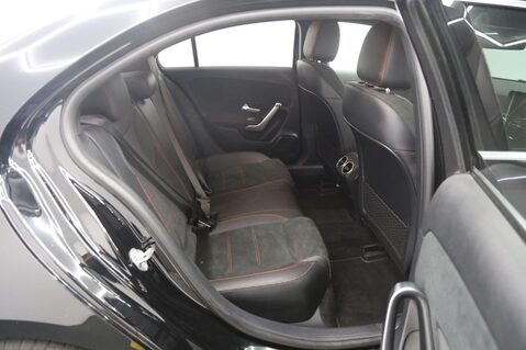 Mercedes-Benz A Class A 200 AMG LINE EXECUTIVE 22