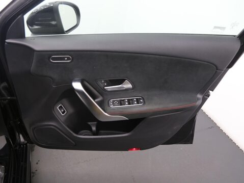 Mercedes-Benz A Class A 200 AMG LINE EXECUTIVE 19