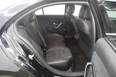 Mercedes-Benz A Class A 200 AMG LINE EXECUTIVE 22