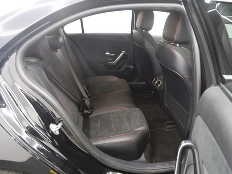 Mercedes-Benz A Class A 200 AMG LINE EXECUTIVE 22