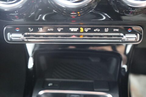 Mercedes-Benz A Class A 200 AMG LINE EXECUTIVE 17