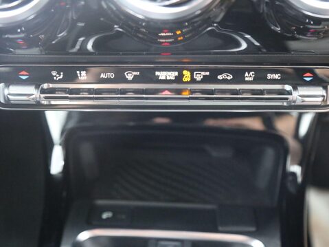 Mercedes-Benz A Class A 200 AMG LINE EXECUTIVE 17