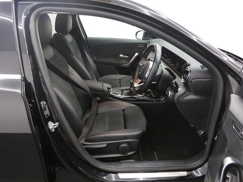 Mercedes-Benz A Class A 200 AMG LINE EXECUTIVE 20