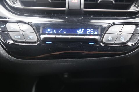 Toyota C-HR DYNAMIC 17