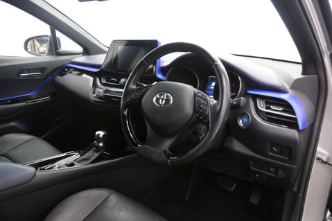 Toyota C-HR DYNAMIC 21