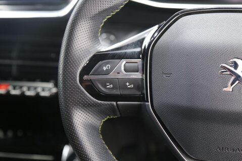 Peugeot 2008 PURETECH S/S GT LINE 11