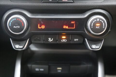 Kia Stonic GT-LINE ISG 17