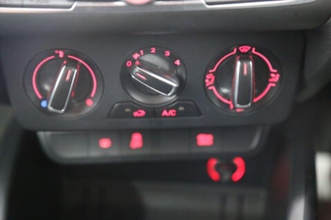 Audi A1 TFSI S LINE 17