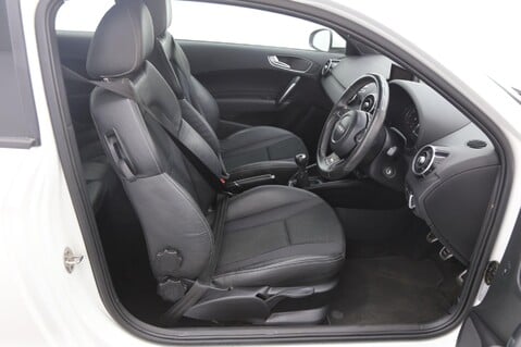 Audi A1 TFSI S LINE 21