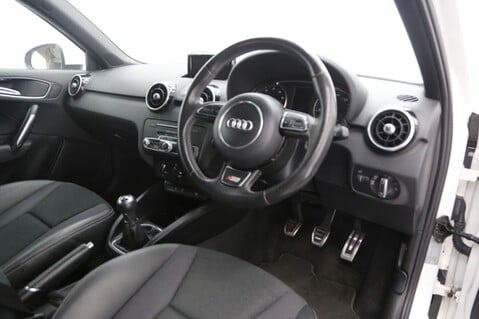 Audi A1 TFSI S LINE 22