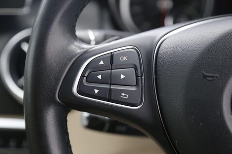 Mercedes-Benz GLA GLA 200 D SE 11