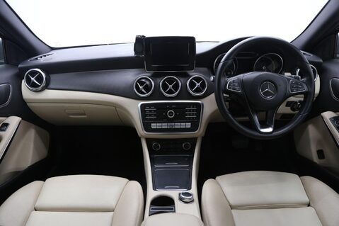 Mercedes-Benz GLA GLA 200 D SE 9