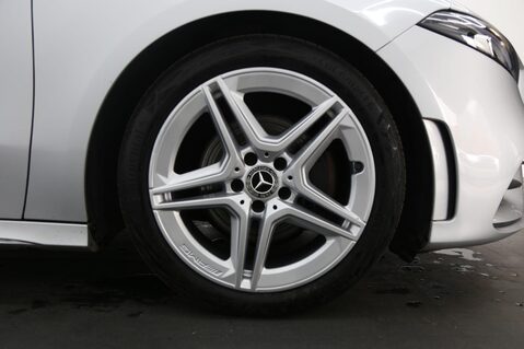 Mercedes-Benz A Class A 200 AMG LINE 27