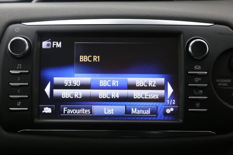 Toyota Yaris VVT-I ICON TECH 15