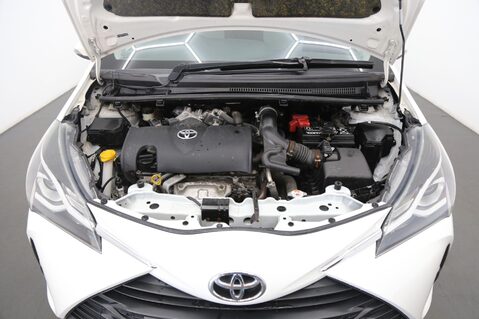 Toyota Yaris VVT-I ICON TECH 26