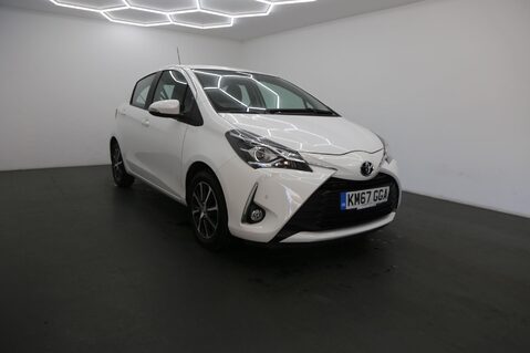 Toyota Yaris VVT-I ICON TECH 1
