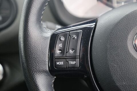 Toyota Yaris VVT-I ICON TECH 11