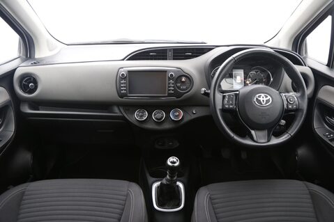 Toyota Yaris VVT-I ICON TECH 9