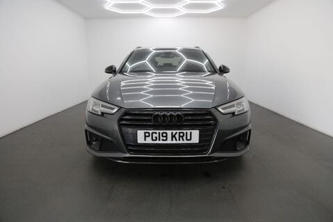 Audi A4 AVANT TFSI S LINE BLACK EDITION 2
