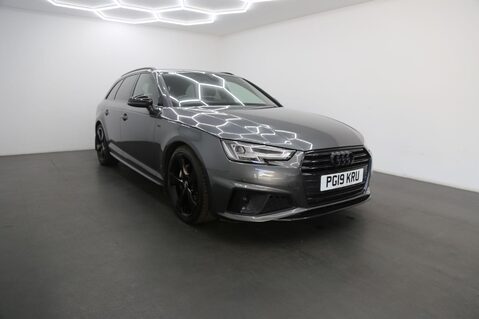 Audi A4 AVANT TFSI S LINE BLACK EDITION 1