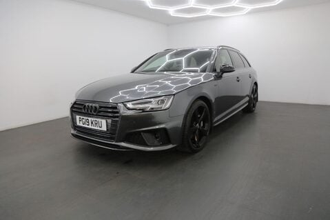 Audi A4 AVANT TFSI S LINE BLACK EDITION 3