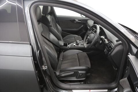 Audi A4 AVANT TFSI S LINE BLACK EDITION 20