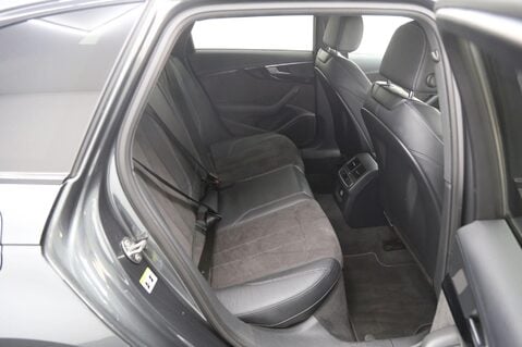 Audi A4 AVANT TFSI S LINE BLACK EDITION 23