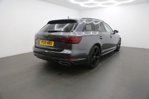 Audi A4 AVANT TFSI S LINE BLACK EDITION 5