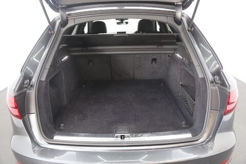 Audi A4 AVANT TFSI S LINE BLACK EDITION 26