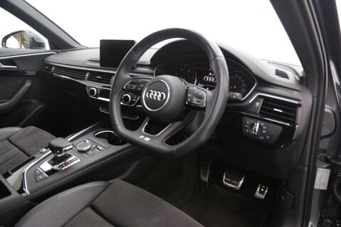 Audi A4 AVANT TFSI S LINE BLACK EDITION 21