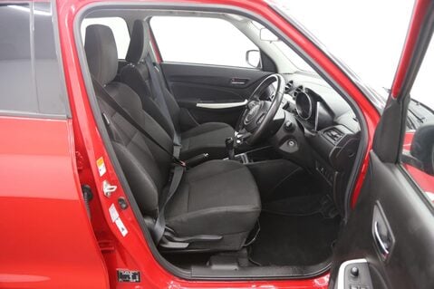 Suzuki Swift ATTITUDE DUALJET 18