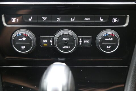 Volkswagen Golf GT EDITION TSI EVO DSG 17