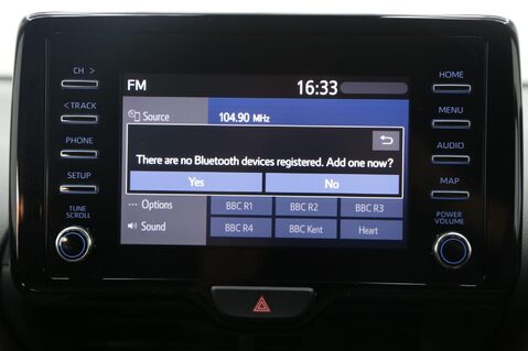 Toyota Yaris ICON 16
