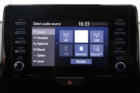 Toyota Yaris ICON 17