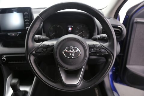 Toyota Yaris ICON 10