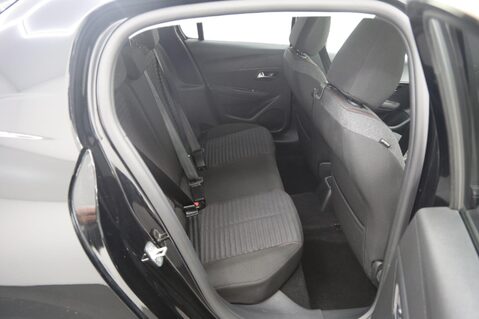 Peugeot 208 PURETECH ACTIVE PREMIUM PLUS S/S 23