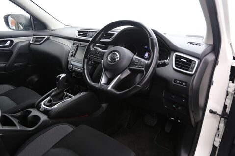 Nissan Qashqai DIG-T N-CONNECTA DCT 22