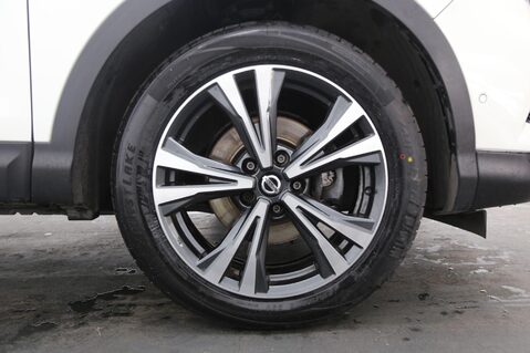 Nissan Qashqai DIG-T N-CONNECTA DCT 27