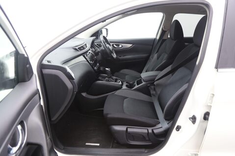 Nissan Qashqai DIG-T N-CONNECTA DCT 23