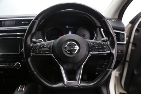 Nissan Qashqai DIG-T N-CONNECTA DCT 10